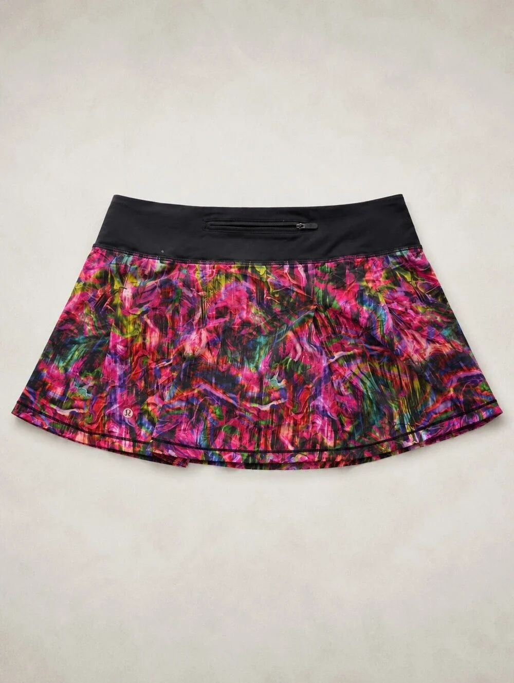 lululemon athletica liner stretch against